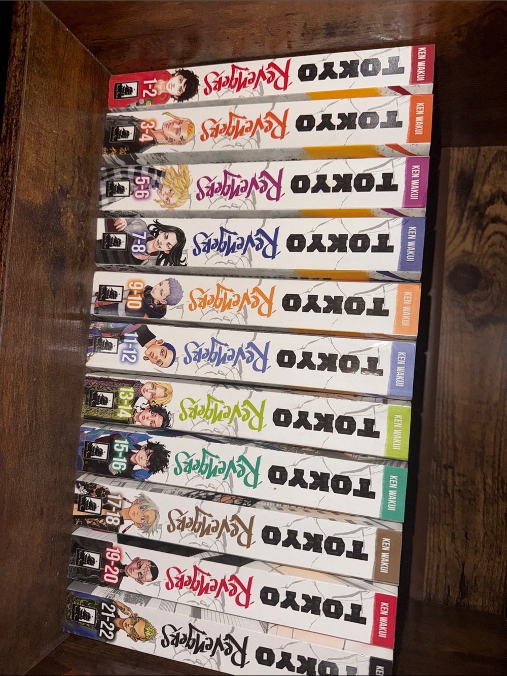 Manga Tokyo Revengers Volumes Set – White with Multicolor Spines